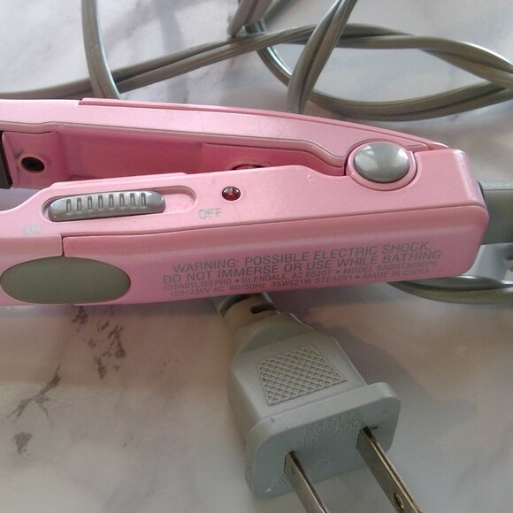 Nano Titanium by Babyliss Pro 1/2" Ceramic Straightening Iron - Travel Size! - Picture 4 of 12